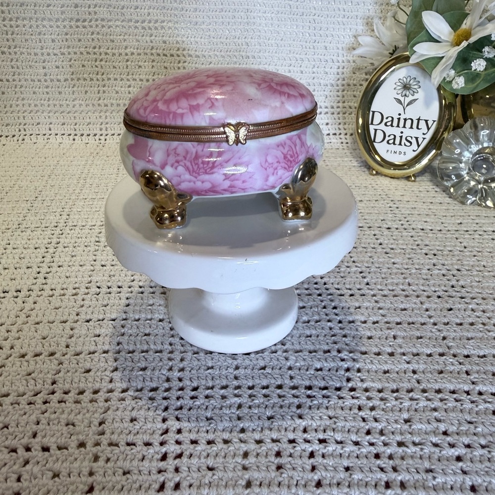 Elegant Pink and Gold Jewelry Box
